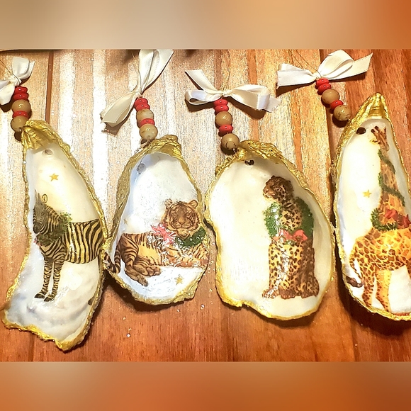 4 pack Handmade Christmas safari oyster shell ornaments - Picture 1 of 3
